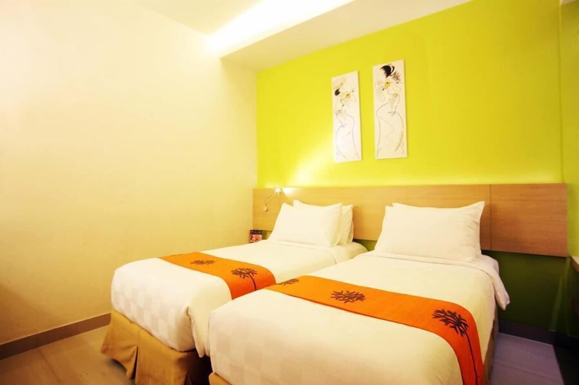 Avirahotel Panakkukang Hotel 2*