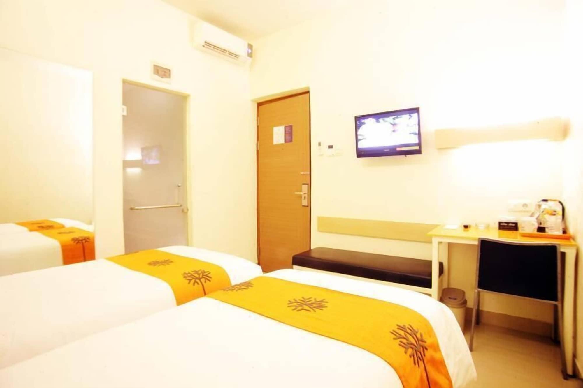Avirahotel Panakkukang 2*