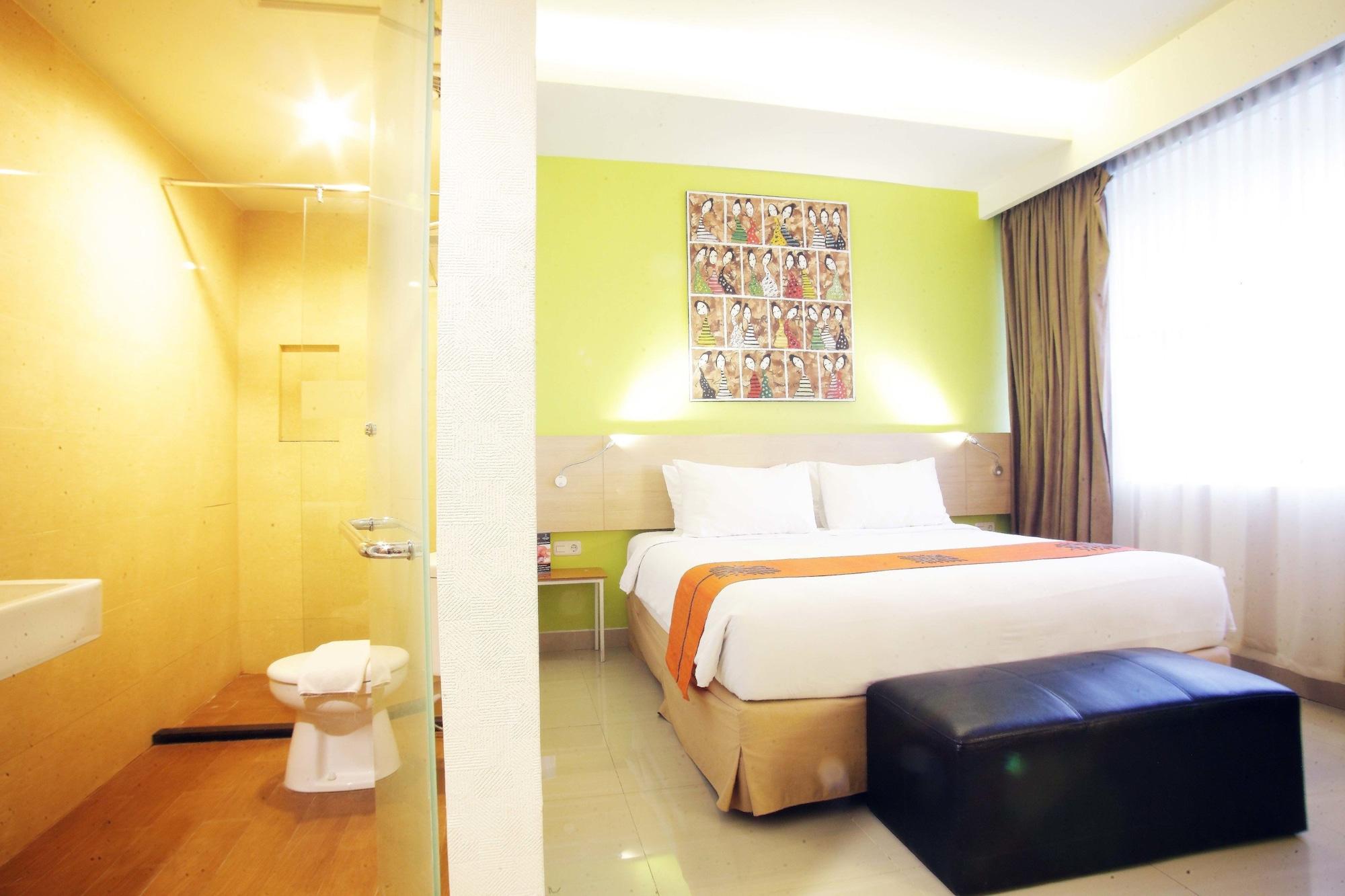 Avirahotel Panakkukang Hotel 2*