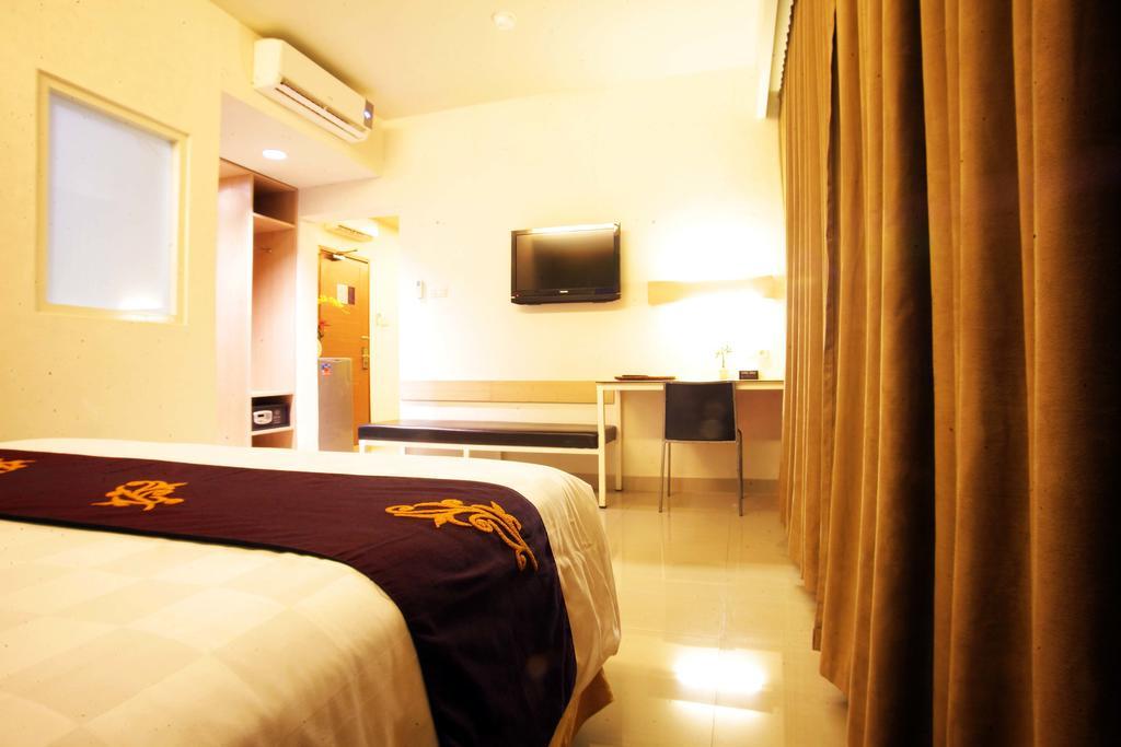 Avirahotel Panakkukang 2*