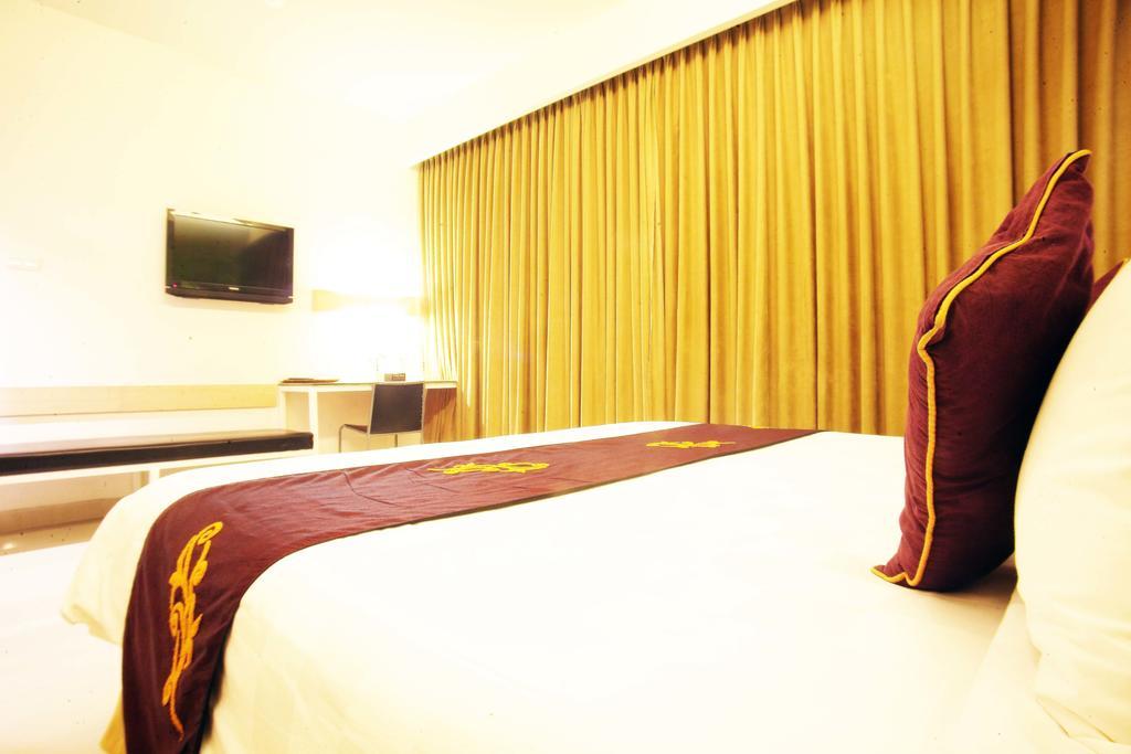 Avirahotel Panakkukang Hotel 2*