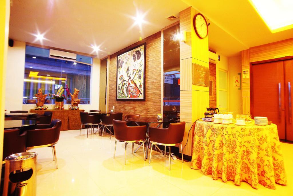 Avirahotel Panakkukang Hotel
