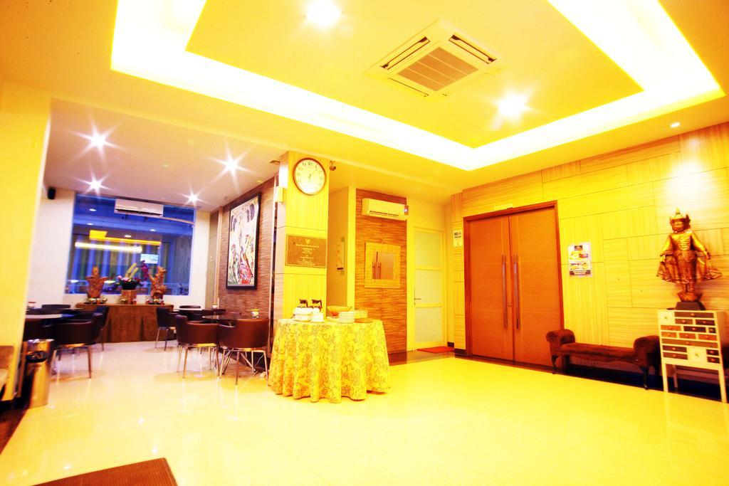 Hotel Avirahotel Panakkukang 2*