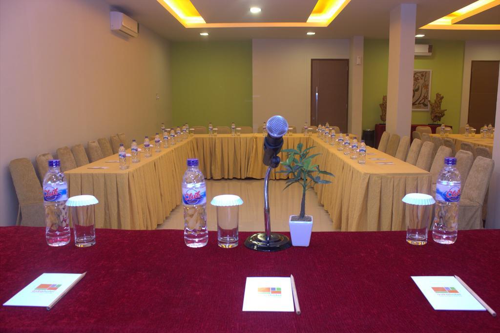 Avirahotel Panakkukang 2* Makassar