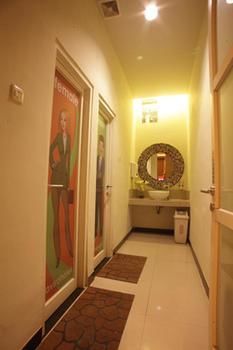 Hotel Avirahotel Panakkukang Makassar
