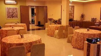 Avirahotel Panakkukang 2*